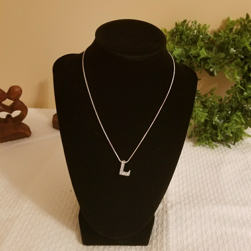 SILVER NECKLACE